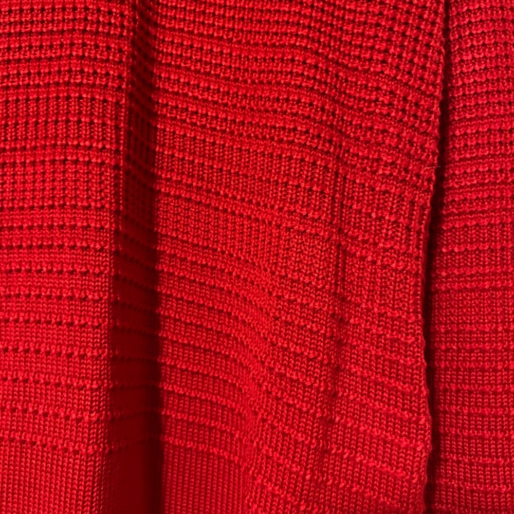 ✨Brand 🆕 Red Calvin Klein Sweater✨ - Picture 5 of 10